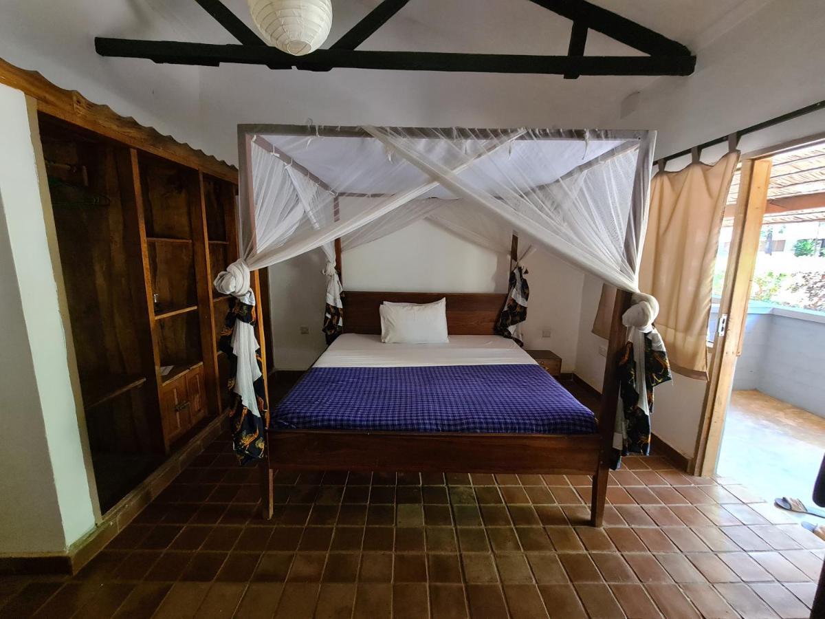 Honey Badger Lodge Moshi Exteriér fotografie