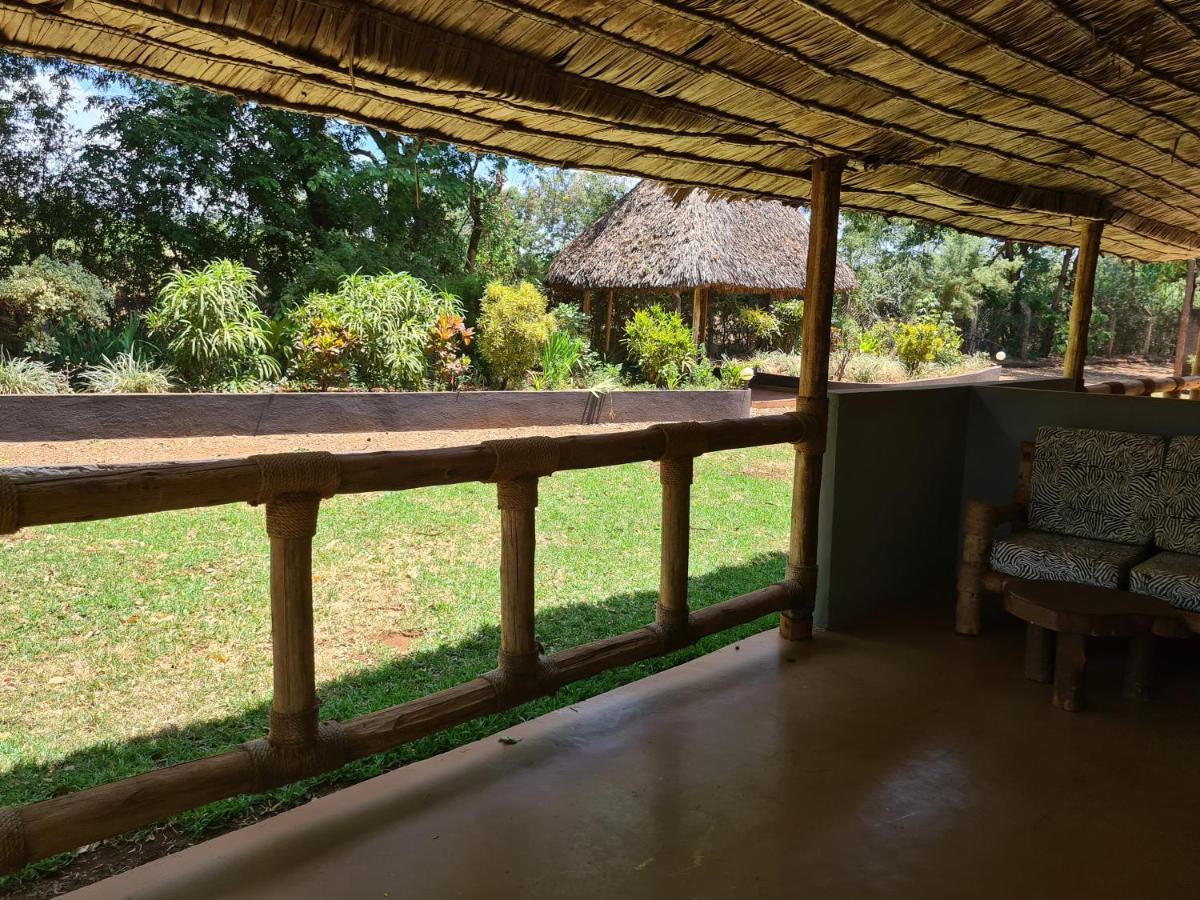 Honey Badger Lodge Moshi Exteriér fotografie
